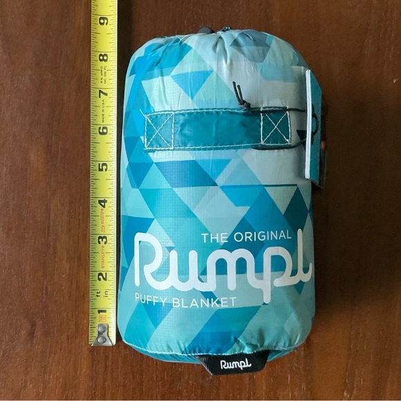 Kids Rumpl Jr Original Puffy Blanket Geo Blue 28”x40” - Picture 5 of 6